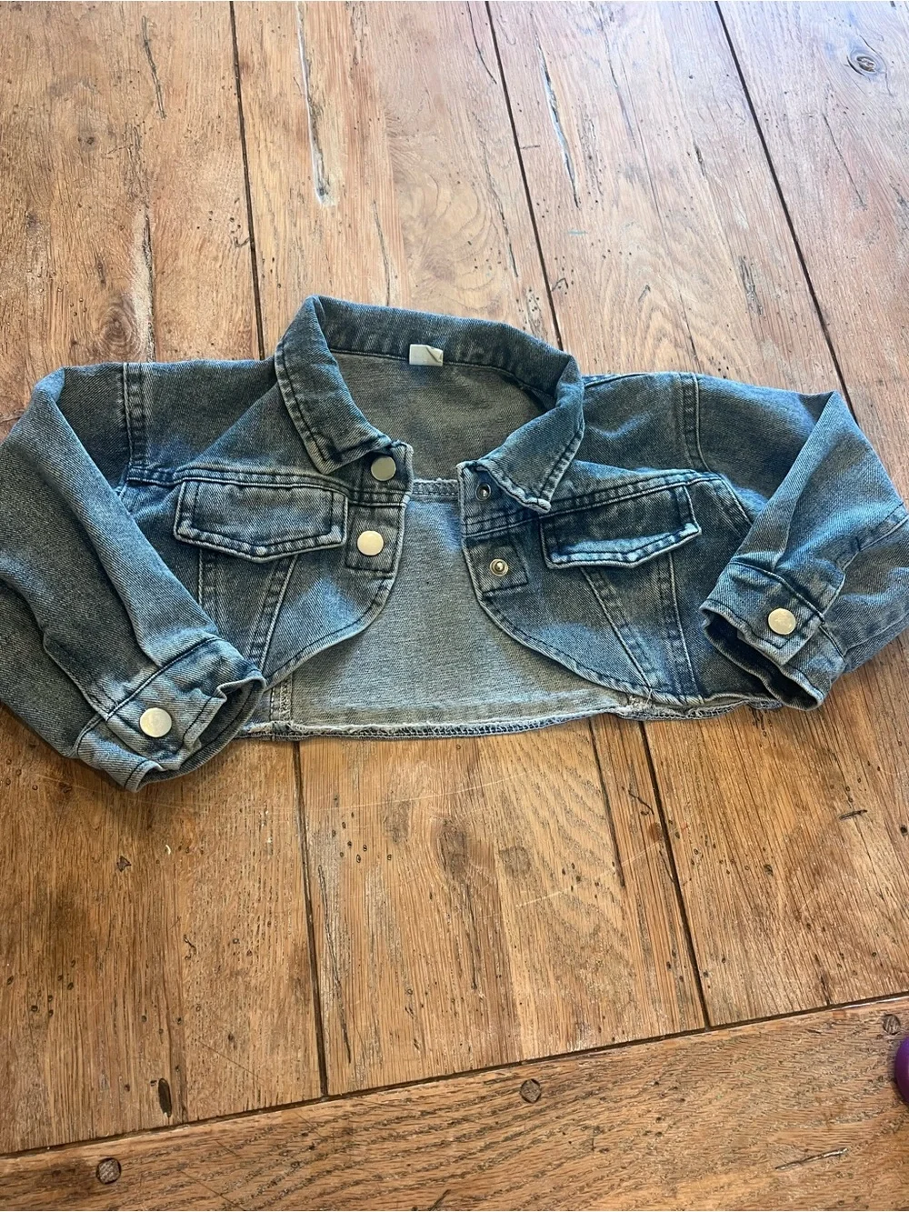 Cropped Kids Denim Jacket 4T Light Blue Snap Bottons front pockets Stylish kids